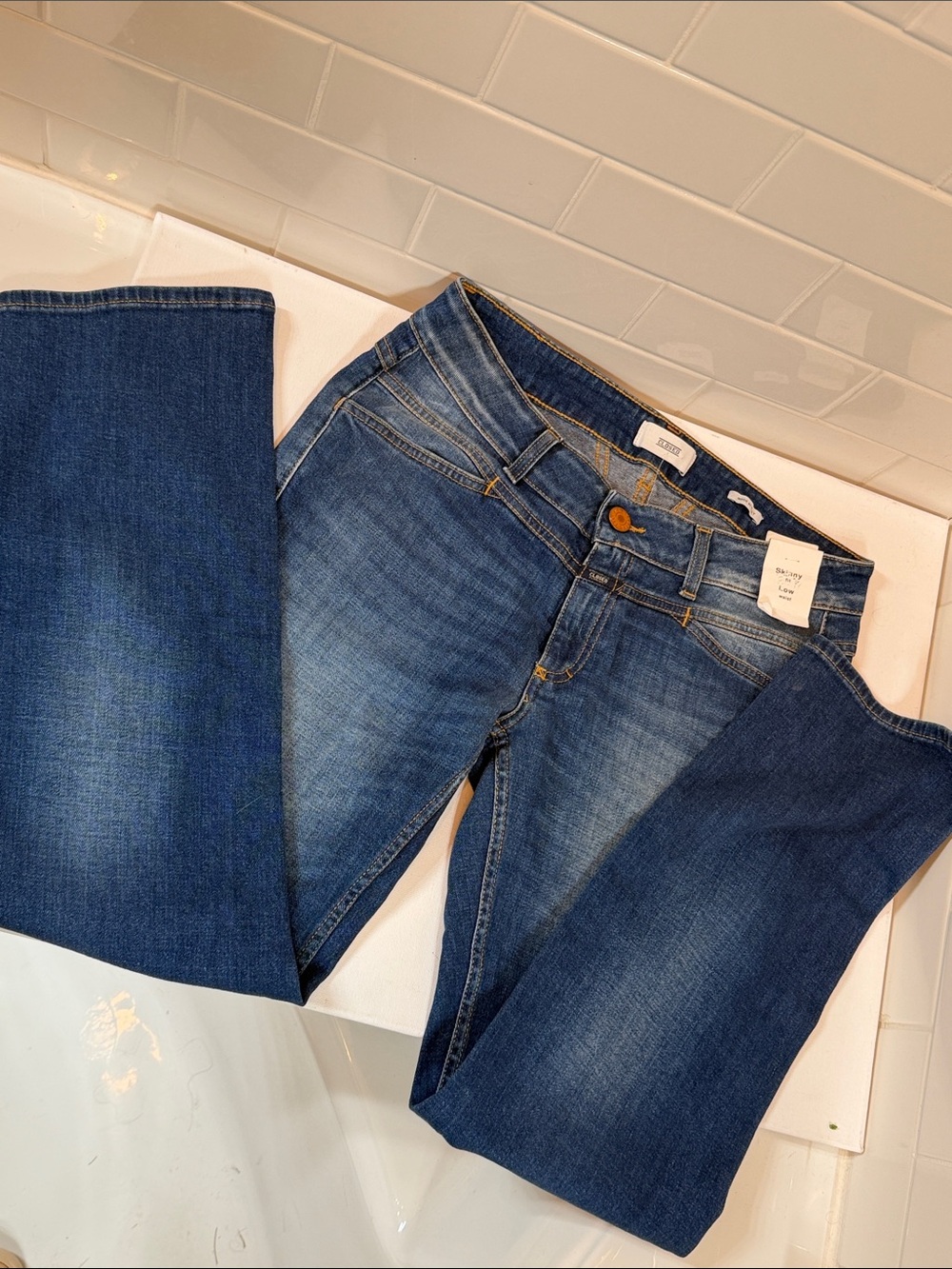 Closed Denim Jeans. Made in Italy Skinny fit. NEW w tags